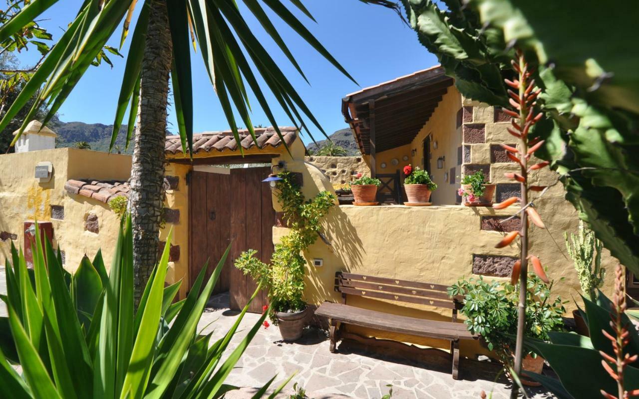 Bohemian Hideaway Finca - 2 Unique Houses With Shared Pool Santa Lucia Eksteriør billede