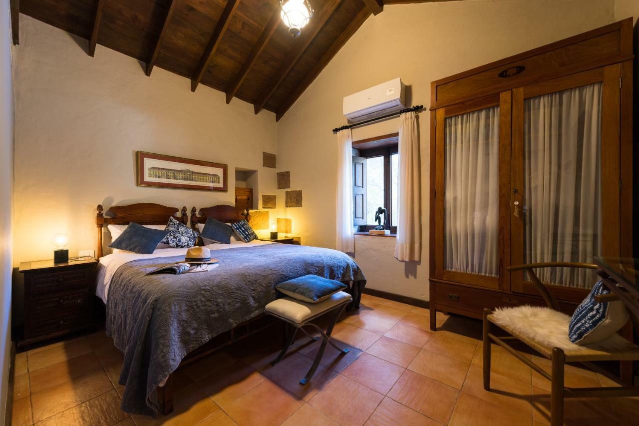 Bohemian Hideaway Finca - 2 Unique Houses With Shared Pool Santa Lucia Eksteriør billede